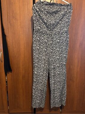 American Eagle Outfitters Black & White Floral Strapless Jumpsuit Romper